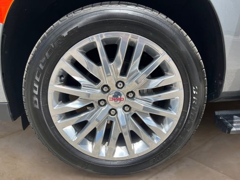 Used 2023 GMC Yukon XL Denali AWD/4WD image 25