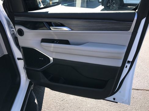 Used 2024 Jeep Wagoneer Series II image 34