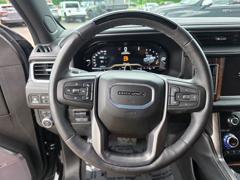 Used 2024 GMC Yukon XL Denali Ultimate AWD/4WD image 31