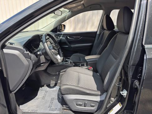 Used 2020 Nissan Rogue SV FWD image 15