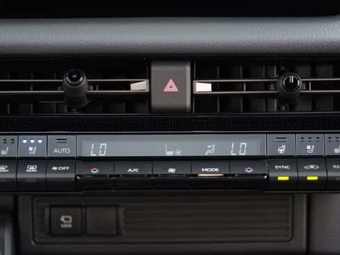 Used 2024 Toyota Land Cruiser image 31