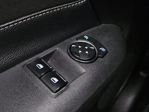 Used 2020 Ford Mustang Coupe RWD image 24