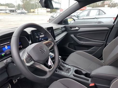 Certified 2025 Volkswagen Jetta Sport image 18