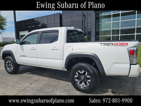 Used 2018 Toyota Tacoma SR5 AWD/4WD image 3