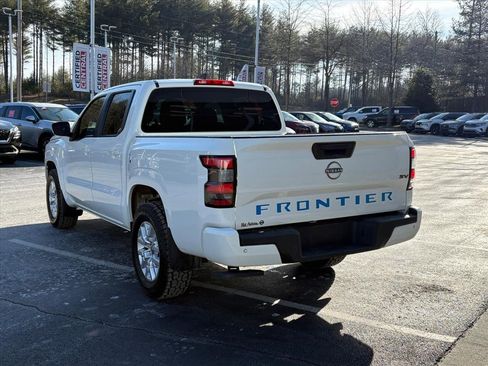 Certified 2022 Nissan Frontier SV w/ Technology Package image 4