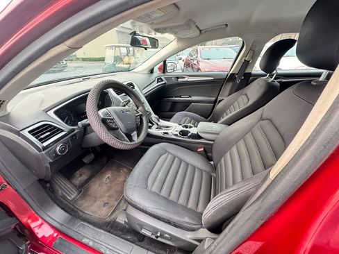 Used 2014 Ford Fusion SE FWD image 8