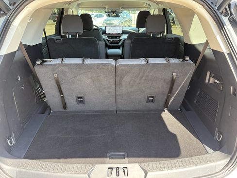 Used 2026 Ford Explorer Active RWD image 29