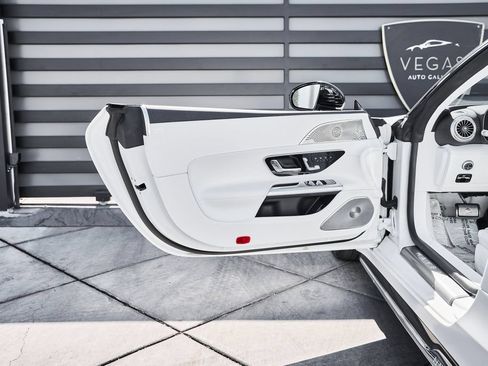Used 2026 Mercedes-Benz Maybach SL 680 image 34