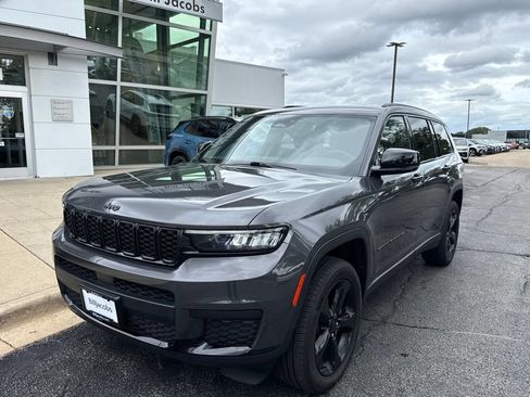 Used 2023 Jeep Grand Cherokee L Altitude AWD/4WD image 2