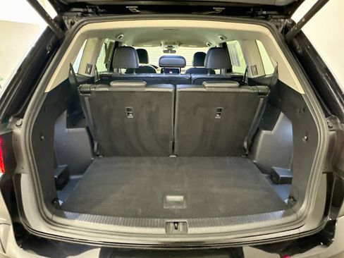 Used 2025 Volkswagen Atlas SE AWD/4WD image 31