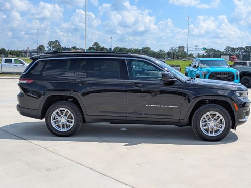 New 2026 Jeep Grand Cherokee L Laredo RWD image 6