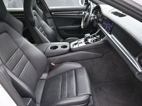 Certified 2023 Porsche Panamera Platinum Edition image 29
