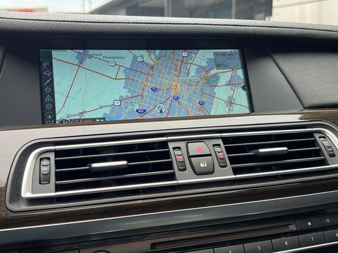 Used 2012 BMW 750Li image 40