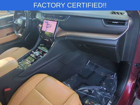 Certified 2025 Jeep Grand Cherokee Summit w/ Obsidian Package AWD/4WD image 38