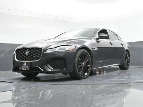 Used 2024 Jaguar XF R-Dynamic SE image 22