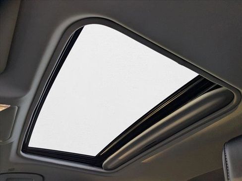 Used 2024 Toyota RAV4 XLE Premium image 17