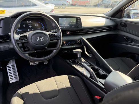 Certified 2025 Hyundai Elantra Sport FWD image 14