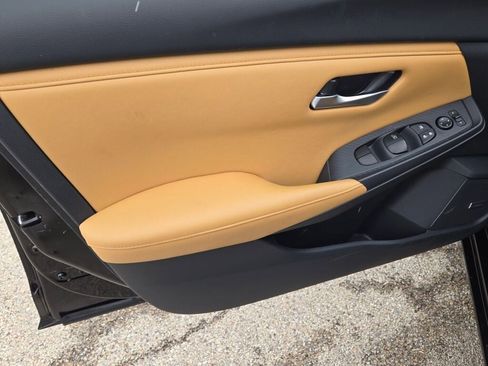 Used 2025 Nissan Sentra SV w/ SV Premium Package image 20