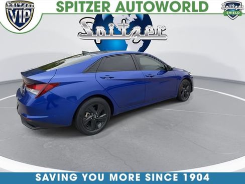 Used 2023 Hyundai Elantra SEL w/ Cargo Package FWD image 3