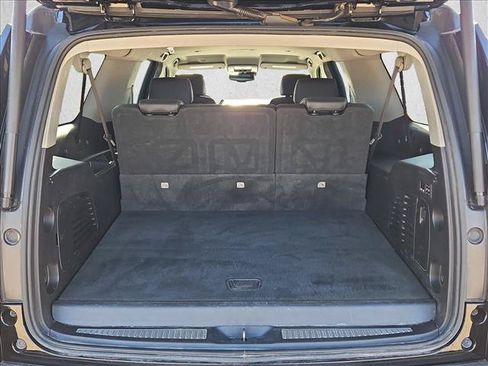 Used 2018 Chevrolet Suburban Premier AWD/4WD image 6