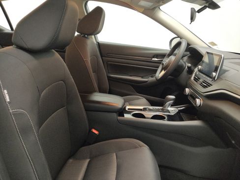 Used 2024 Nissan Altima 2.5 SV image 21