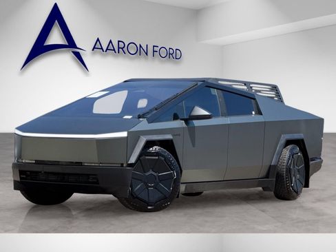 Used 2024 Tesla Cybertruck AWD Crew Cab image 2