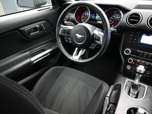 Used 2019 Ford Mustang Coupe RWD image 24