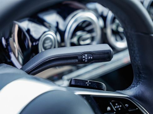 Certified 2025 Mercedes-Benz GLA 250 image 18