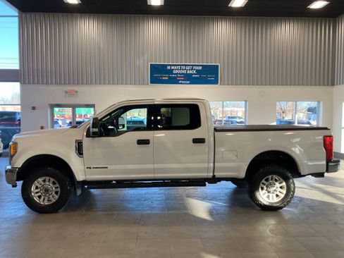 Used 2017 Ford F250 XLT image 8