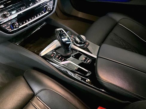 Used 2022 BMW 540i w/ Executive Package image 16