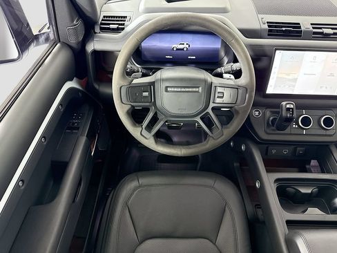 Certified 2023 Land Rover Defender 90 V8 AWD/4WD image 10