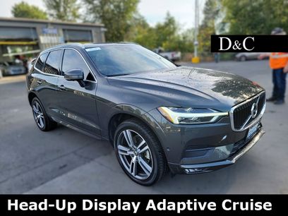 Used 2018 Volvo XC60 T5 Momentum w/ Convenience Package