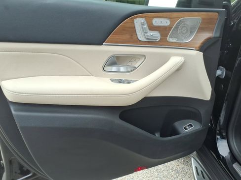 Used 2022 Mercedes-Benz GLS 450 4MATIC image 13