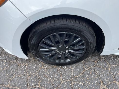 Used 2022 Toyota Corolla LE FWD image 15