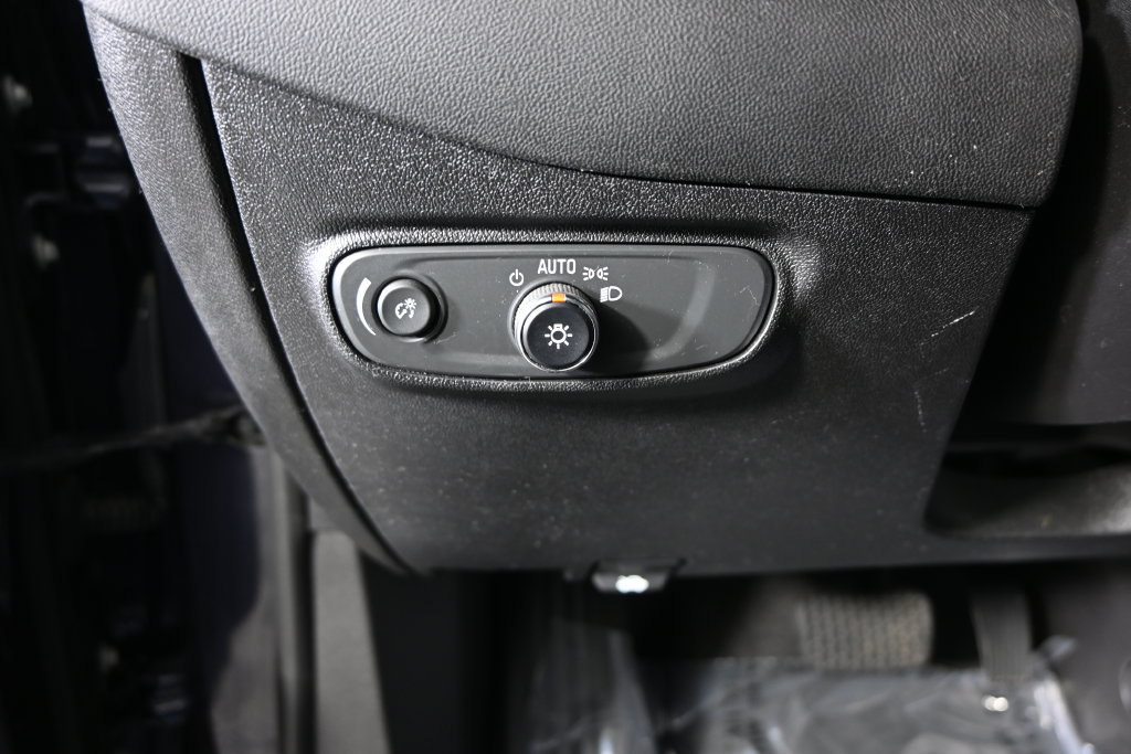 Used 2019 Chevrolet Equinox LT FWD image 23