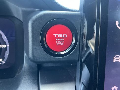 Certified 2024 Toyota Tacoma TRD Off-Road AWD/4WD image 20
