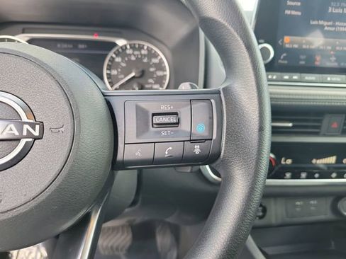 Used 2024 Nissan Rogue SV image 18