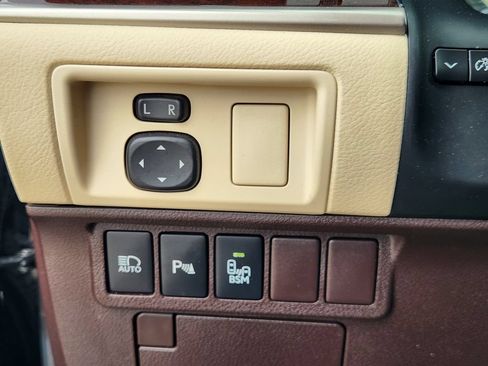 Used 2016 Lexus ES 350 w/ Luxury Package w/Wood Trim FWD image 21