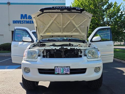 Used 2005 Toyota Sequoia SR5 AWD/4WD image 29