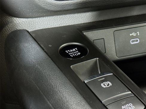 Used 2026 Nissan Kicks SV FWD image 11