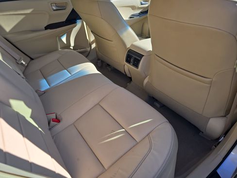 Used 2015 Toyota Camry XLE image 11