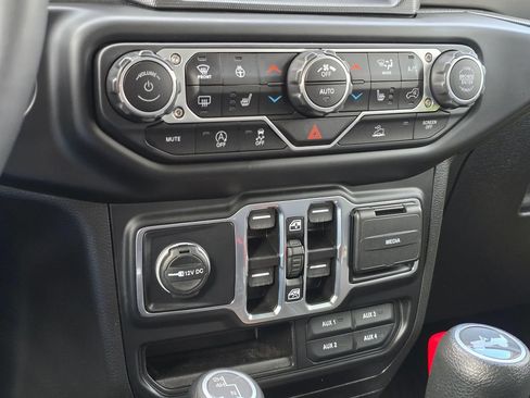 Used 2023 Jeep Wrangler Unlimited Sport AWD/4WD image 23