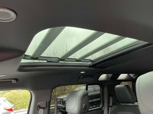 Used 2022 Land Rover Defender 110 X-Dynamic HSE image 17