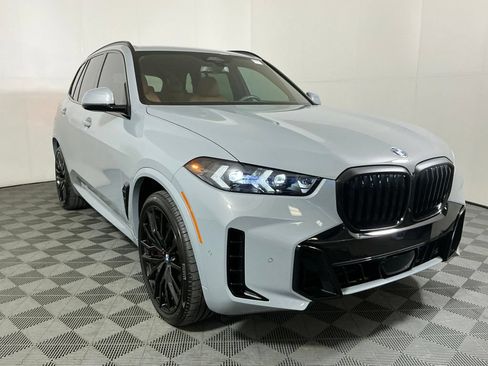 Used 2025 BMW X5 xDrive40i w/ M Sport Package AWD/4WD image 4