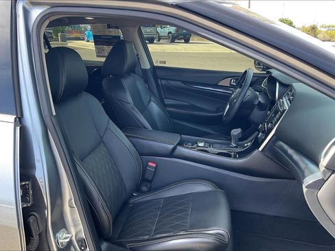 Used 2023 Nissan Maxima Platinum w/ Sport Mat Group FWD image 9