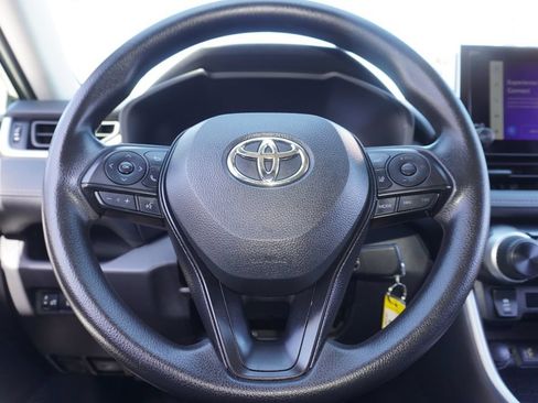 Used 2024 Toyota RAV4 LE AWD/4WD image 20