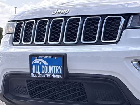 Used 2020 Jeep Grand Cherokee Laredo w/ Laredo X Package RWD image 12