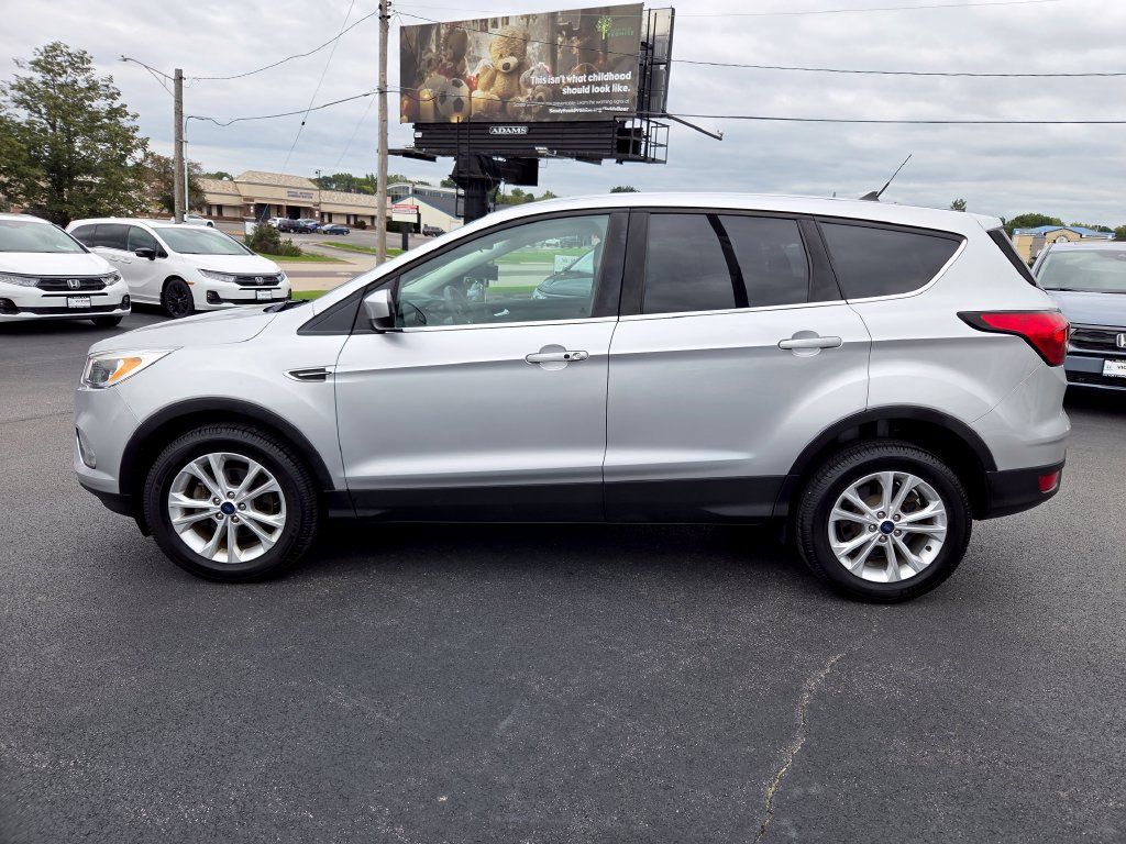 Used 2019 Ford Escape SE FWD image 4