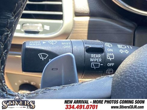 Used 2017 Jeep Grand Cherokee Overland w/ Jeep Active Safety Group AWD/4WD image 33