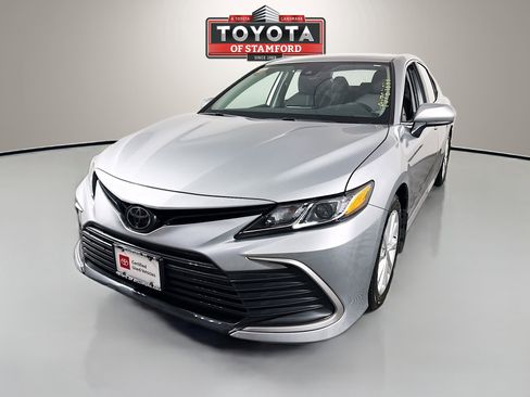 Certified 2023 Toyota Camry LE image 3